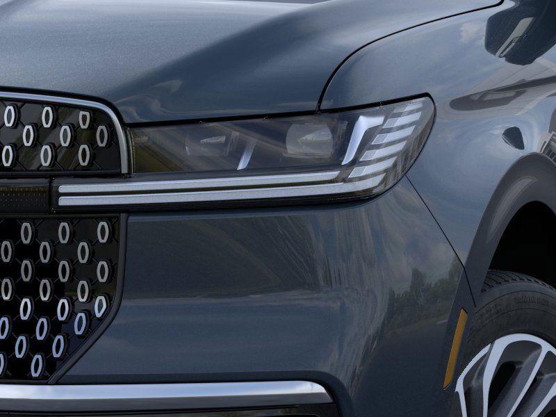 new 2025 Lincoln Navigator car, priced at $102,940