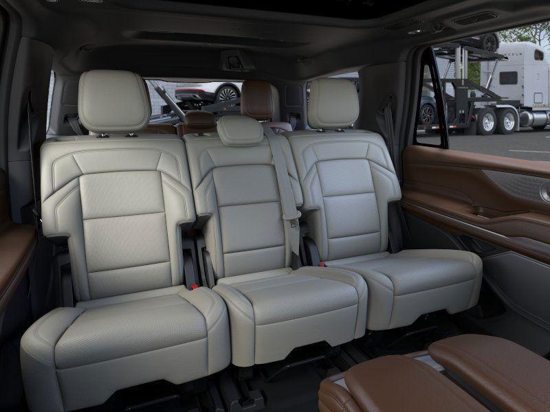 new 2025 Lincoln Navigator car, priced at $102,940