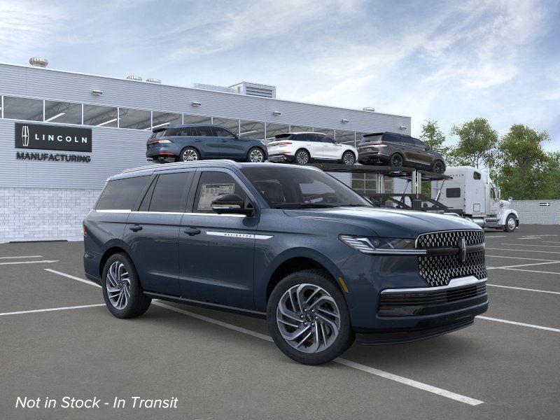 new 2025 Lincoln Navigator car, priced at $102,940