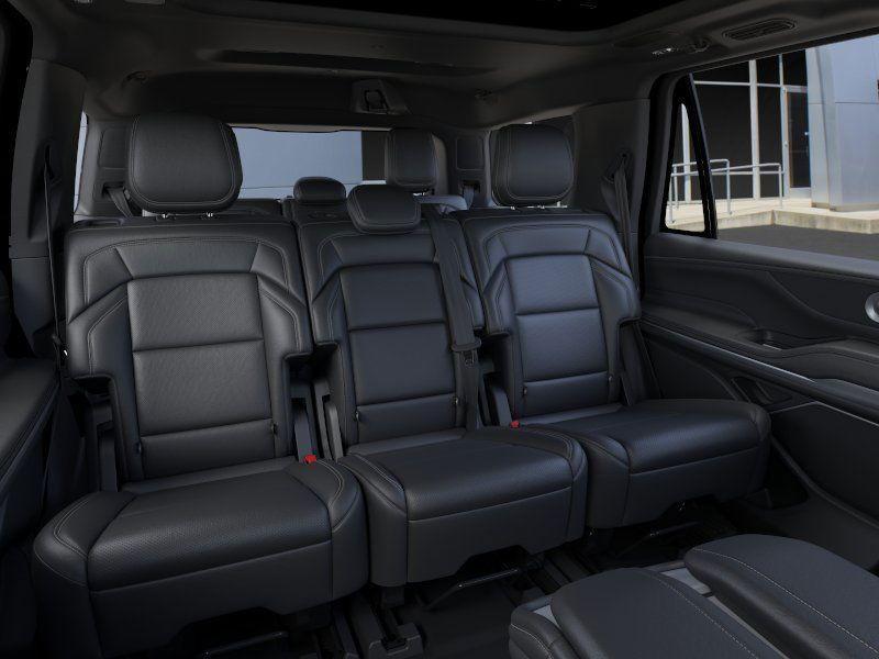 new 2025 Lincoln Navigator car, priced at $105,840