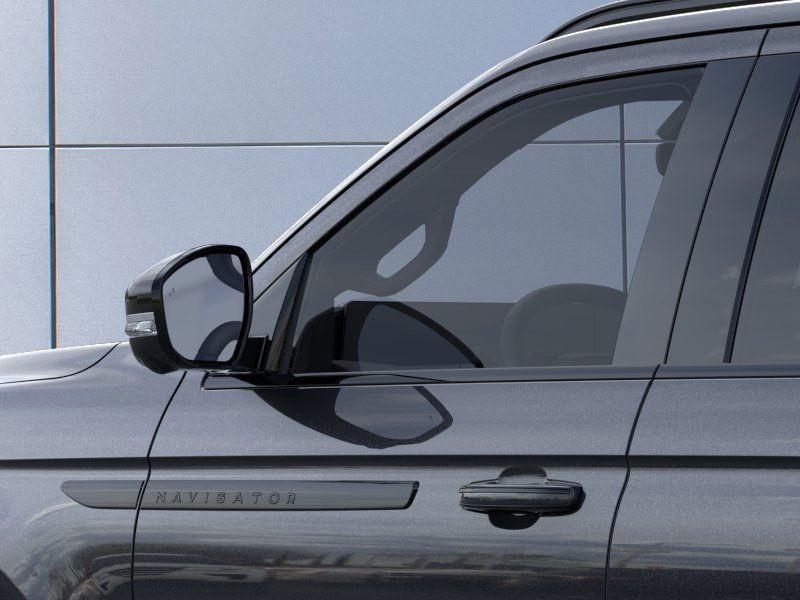new 2025 Lincoln Navigator car, priced at $105,840