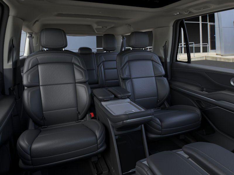 new 2025 Lincoln Navigator L car, priced at $104,680