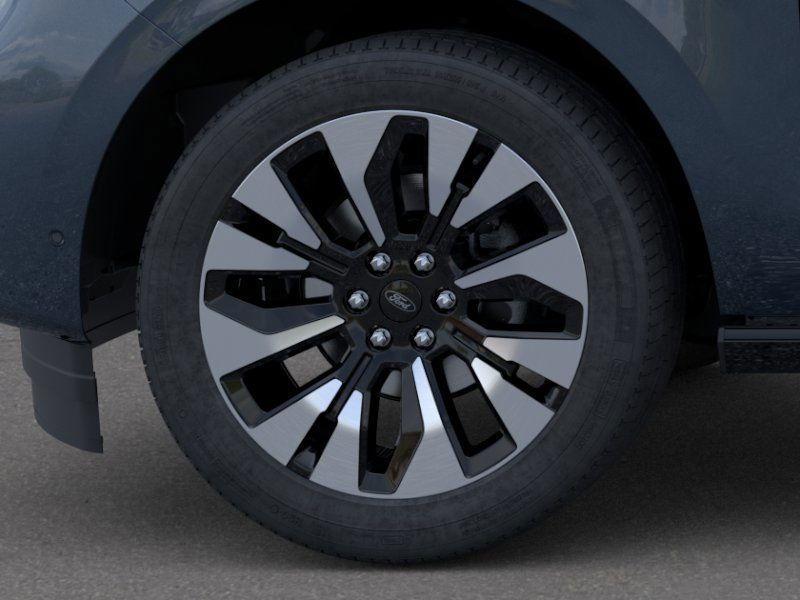 new 2025 Ford Expedition car, priced at $81,990