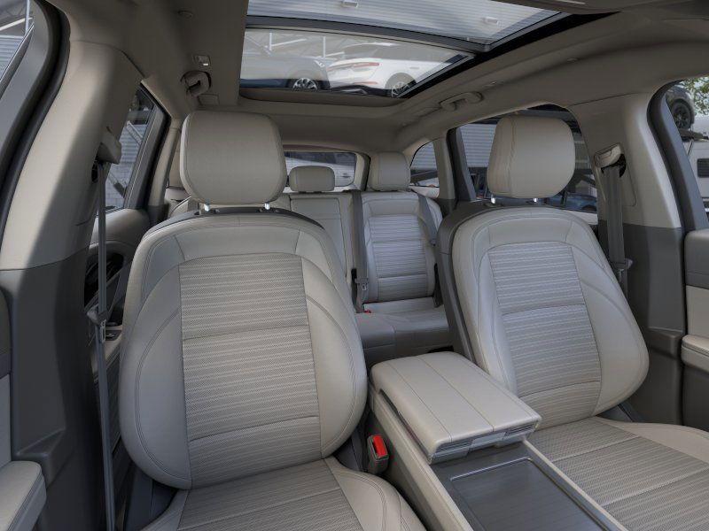 new 2025 Lincoln Nautilus car, priced at $65,205