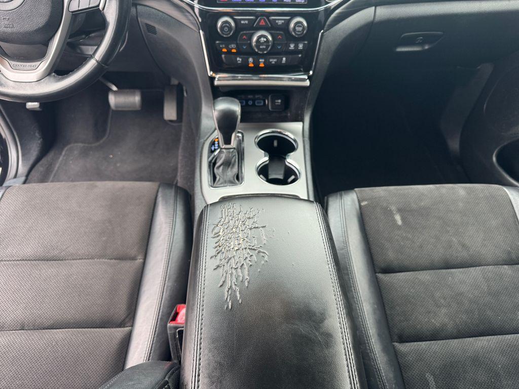 used 2020 Jeep Grand Cherokee car, priced at $21,497