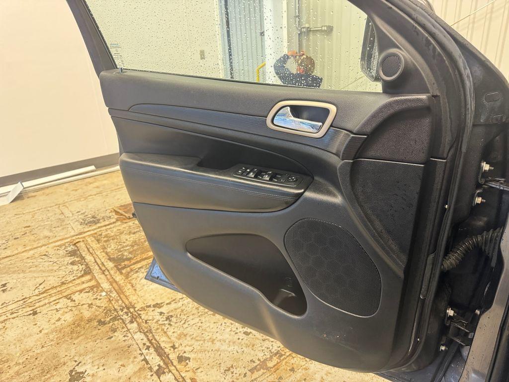 used 2014 Jeep Grand Cherokee car, priced at $9,497