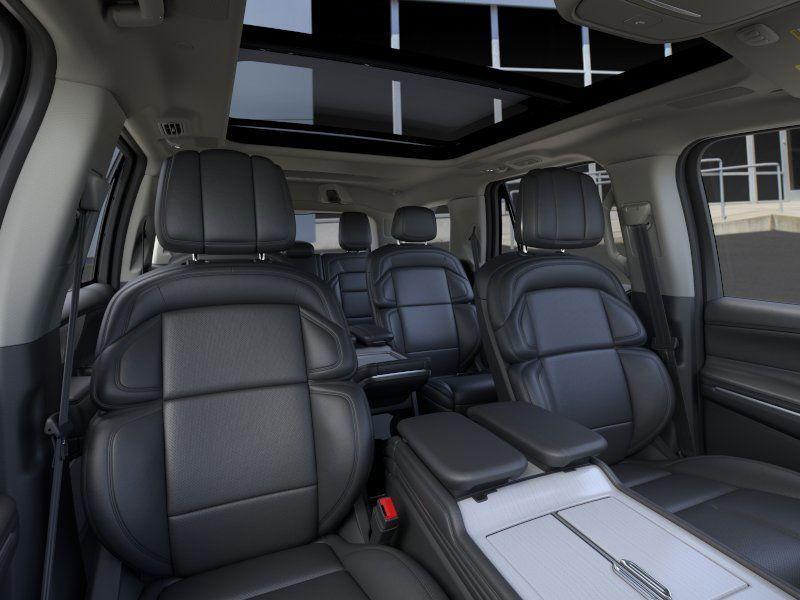 new 2025 Lincoln Navigator car, priced at $106,060