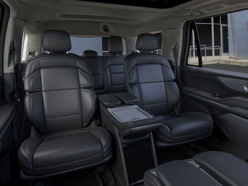 new 2025 Lincoln Navigator car, priced at $106,060