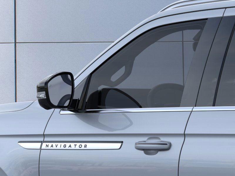new 2025 Lincoln Navigator car, priced at $106,060