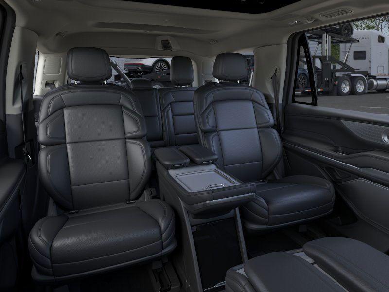 new 2025 Lincoln Navigator car, priced at $106,060