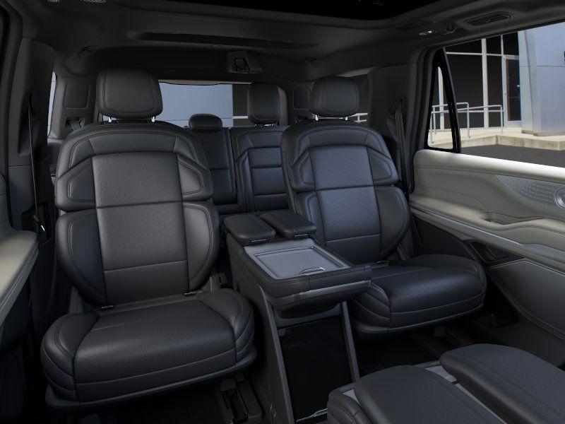 new 2025 Lincoln Navigator car, priced at $109,190