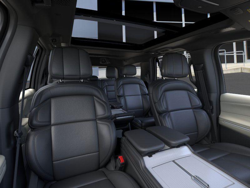 new 2025 Lincoln Navigator car, priced at $109,190