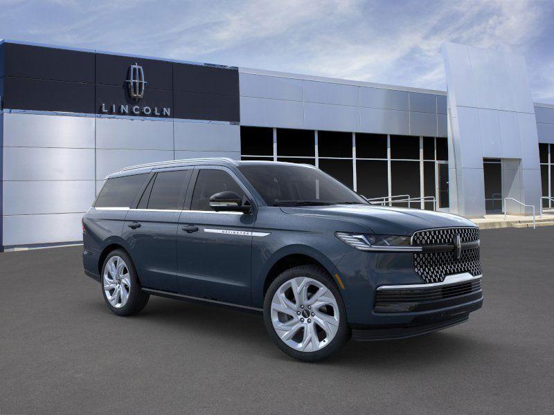 new 2025 Lincoln Navigator car, priced at $109,055