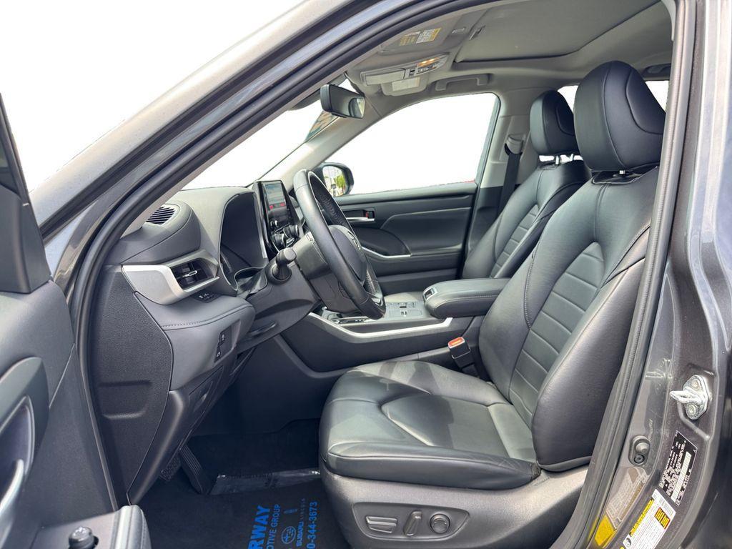 used 2023 Toyota Highlander car, priced at $40,497