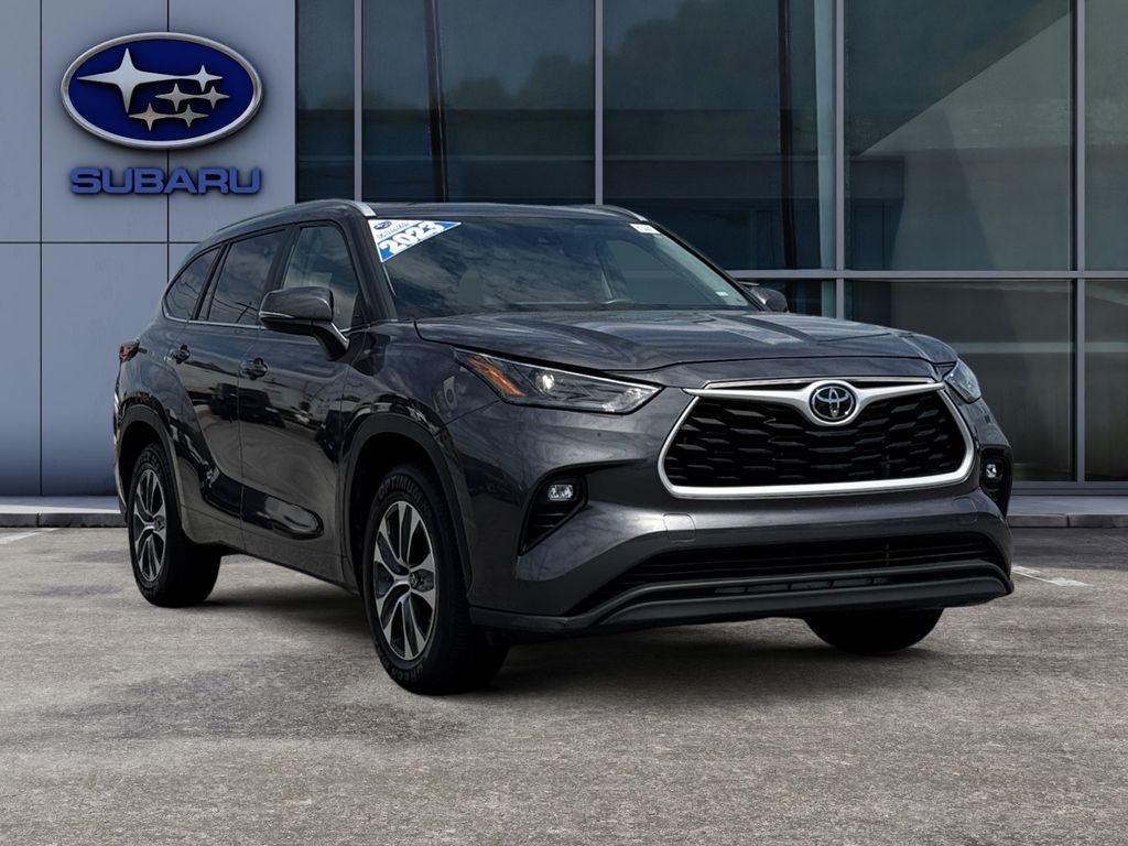 used 2023 Toyota Highlander car, priced at $40,497