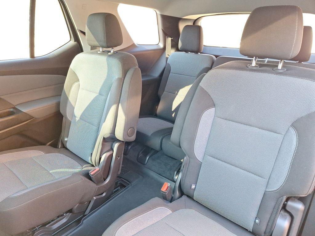 used 2021 Chevrolet Traverse car, priced at $24,889