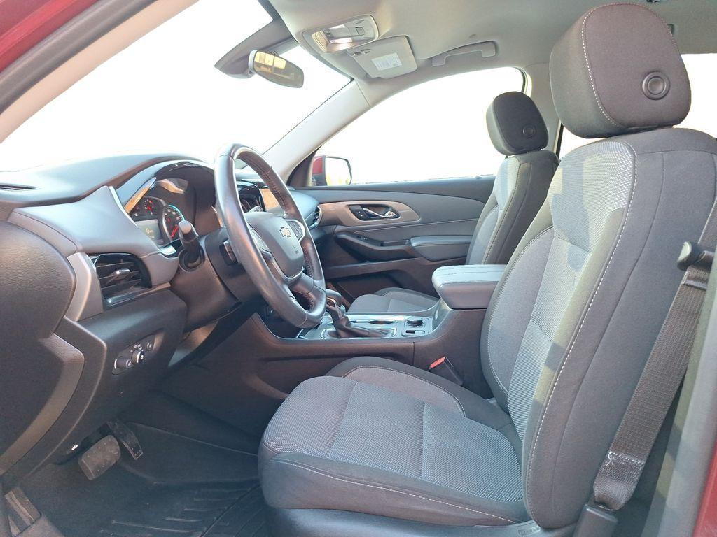 used 2021 Chevrolet Traverse car, priced at $24,889