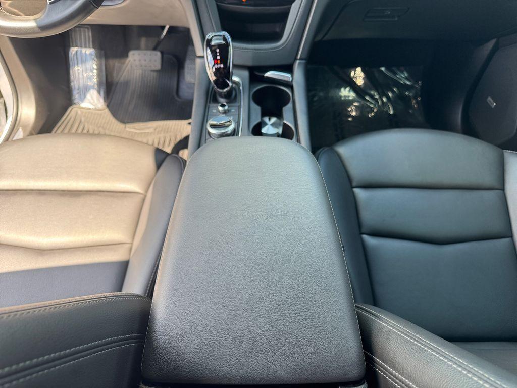 used 2023 Cadillac XT5 car, priced at $28,997