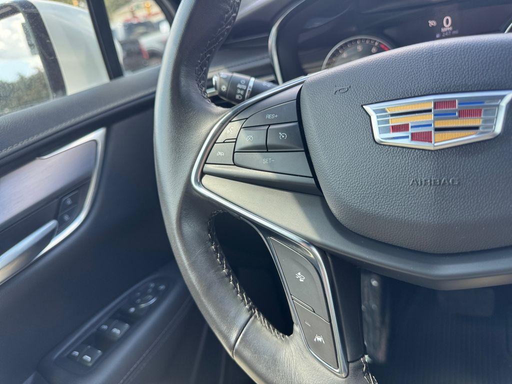 used 2023 Cadillac XT5 car, priced at $28,997