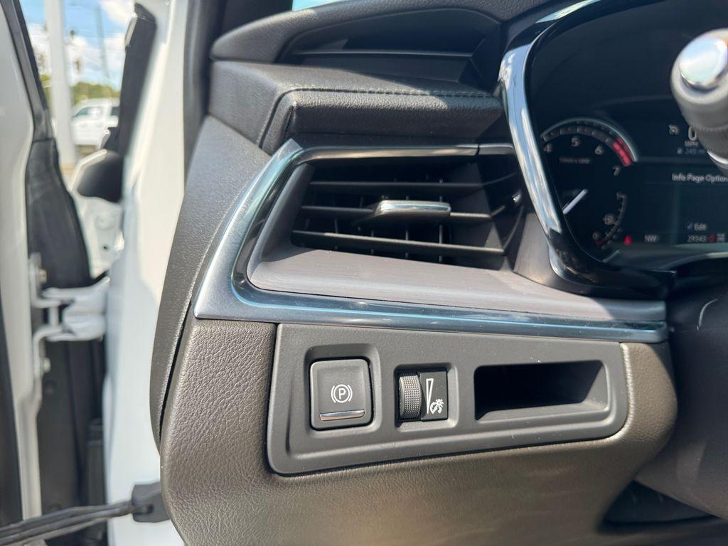 used 2023 Cadillac XT5 car, priced at $28,997