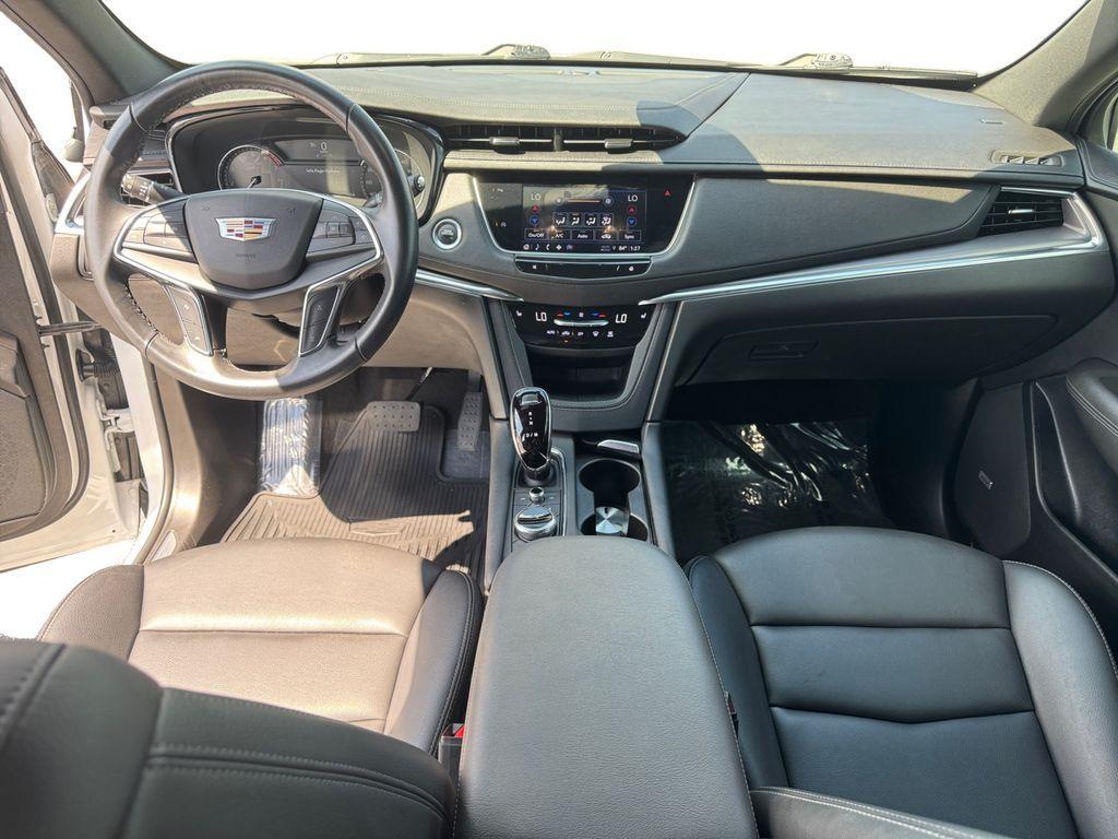 used 2023 Cadillac XT5 car, priced at $28,997