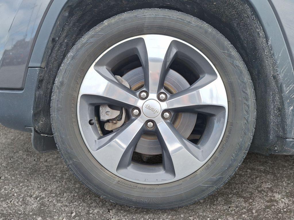 used 2019 Jeep Cherokee car, priced at $12,999