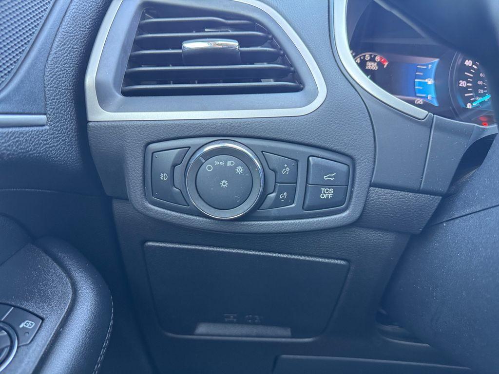 used 2021 Ford Edge car, priced at $24,679