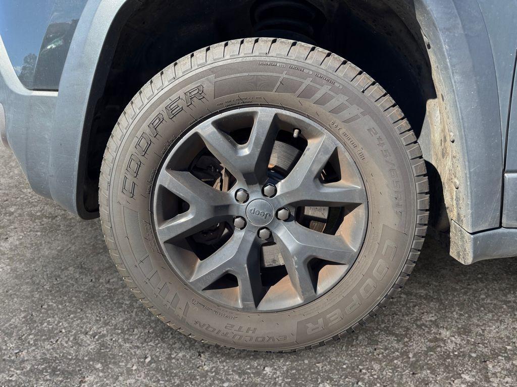 used 2016 Jeep Cherokee car, priced at $13,997