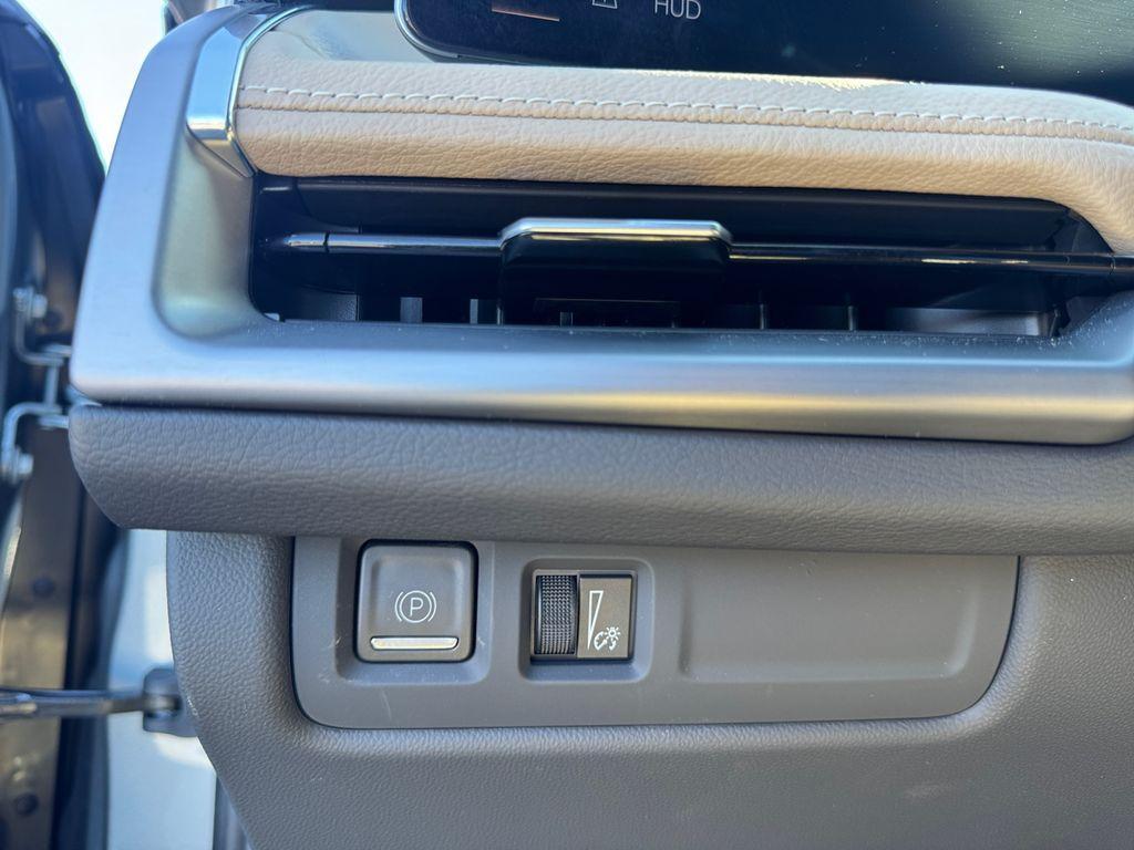 used 2024 Cadillac XT4 car, priced at $38,497