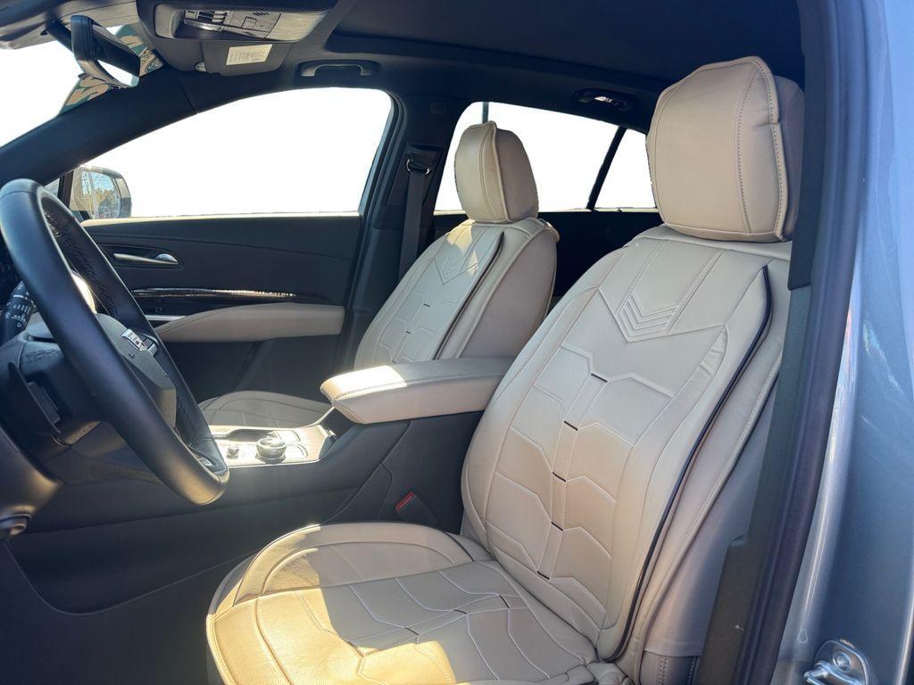 used 2024 Cadillac XT4 car, priced at $38,497