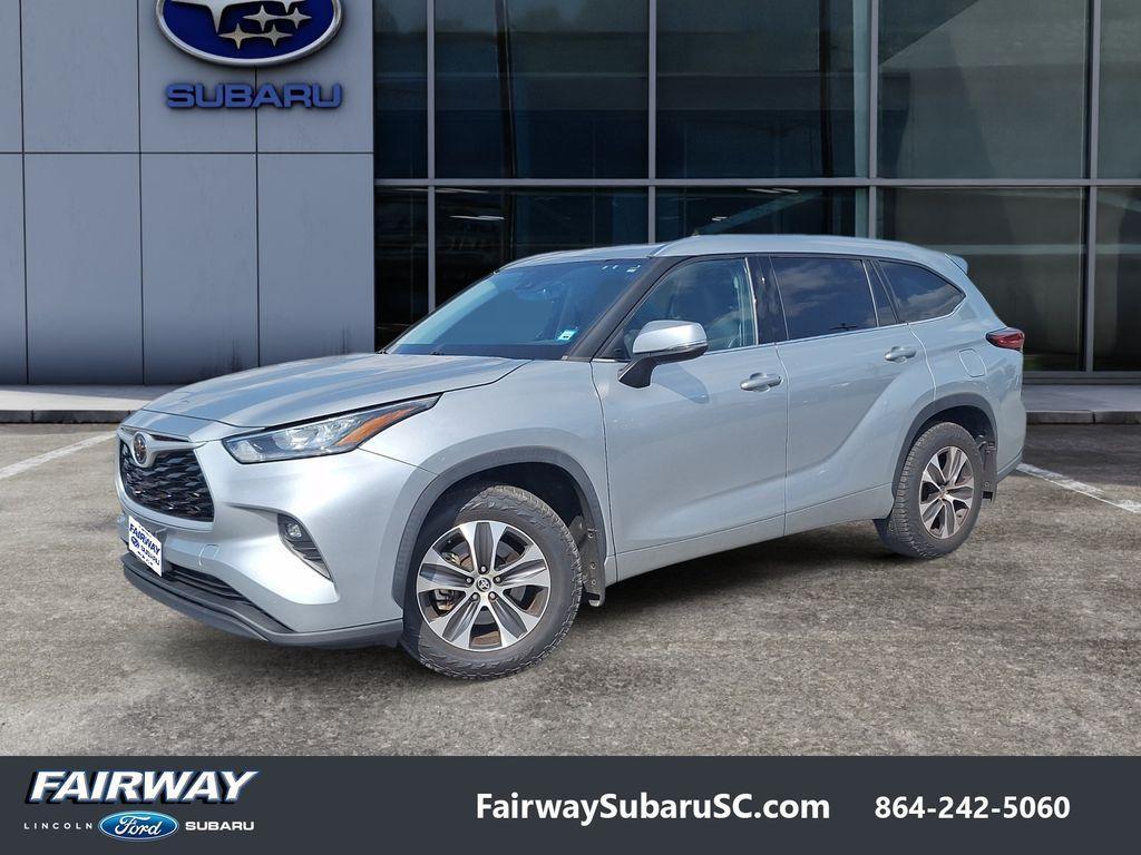 used 2020 Toyota Highlander car, priced at $30,292