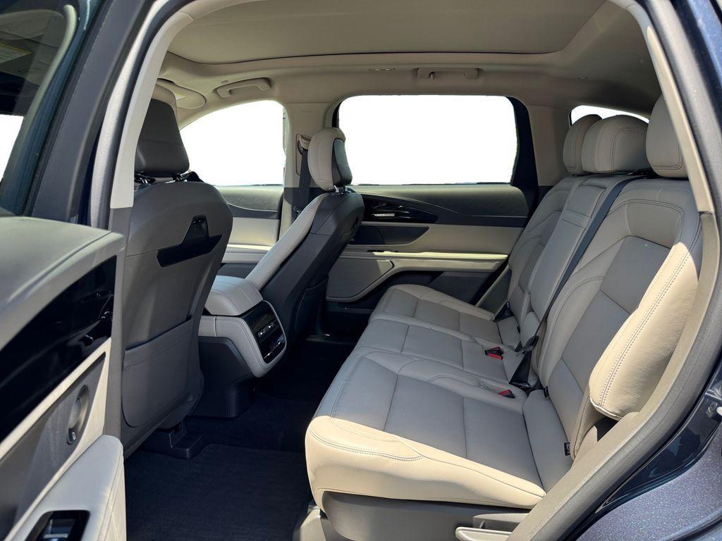 used 2024 Lincoln Nautilus car, priced at $46,996