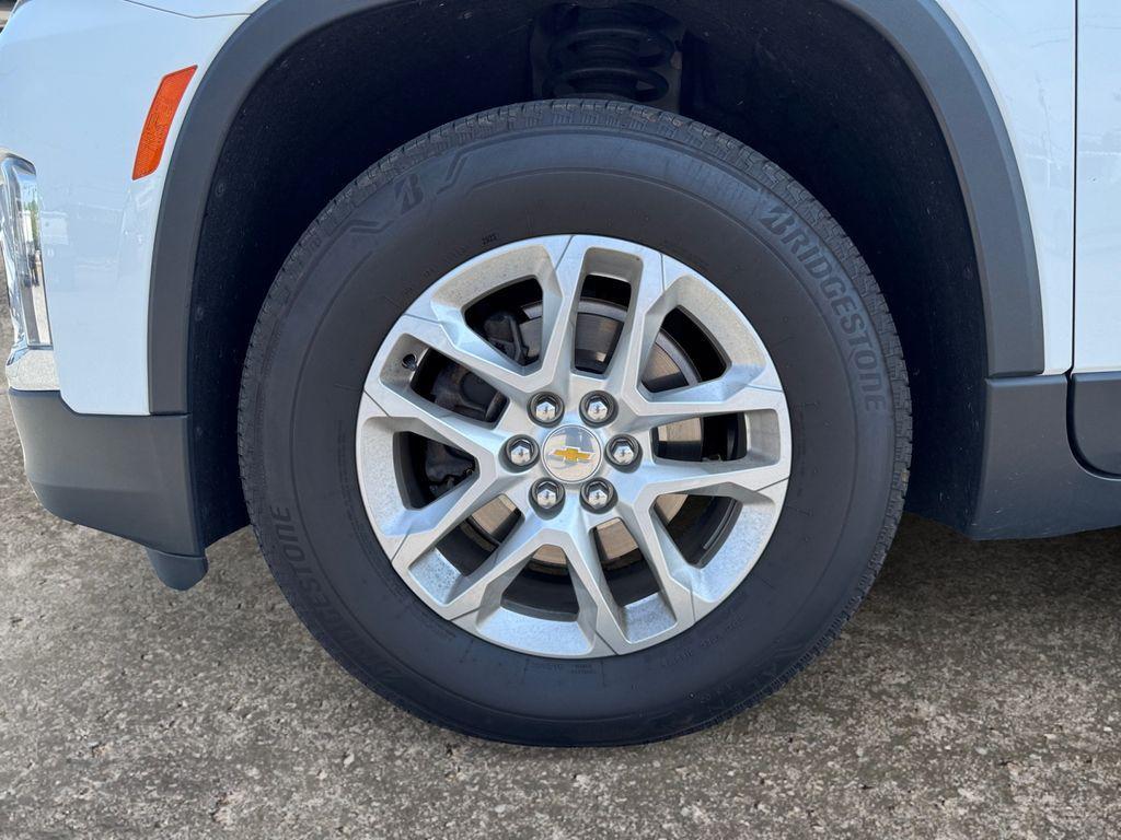used 2023 Chevrolet Traverse car, priced at $30,997