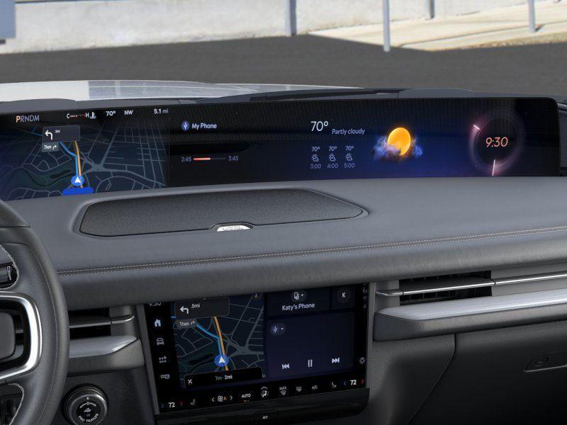 new 2025 Lincoln Navigator car, priced at $109,340