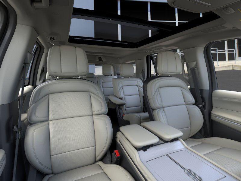 new 2025 Lincoln Navigator car, priced at $98,740