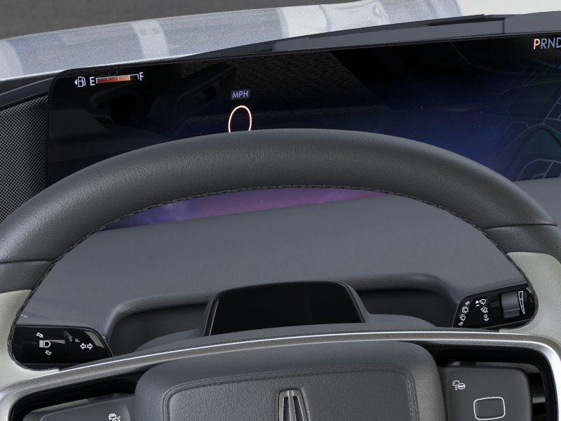 new 2025 Lincoln Navigator car, priced at $98,740