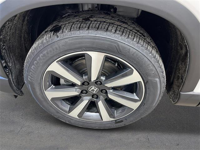 new 2025 Honda Pilot car, priced at $47,773