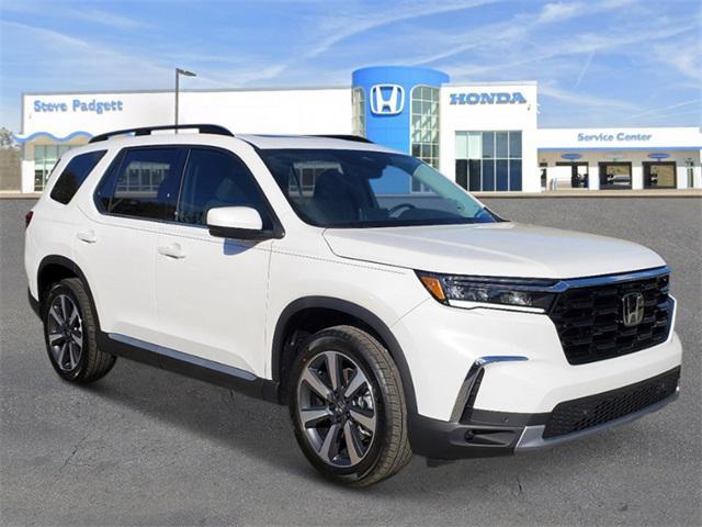 new 2025 Honda Pilot car, priced at $46,382