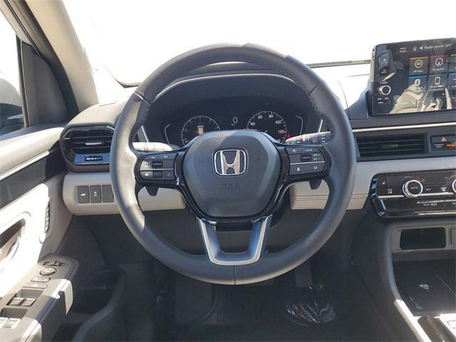 new 2025 Honda Pilot car, priced at $45,408