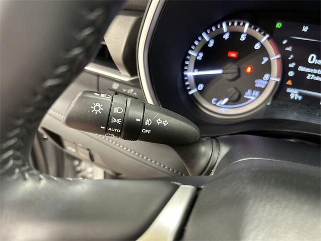 used 2023 Toyota Highlander car, priced at $38,161