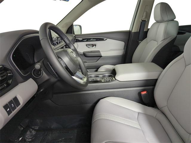 new 2025 Honda Pilot car, priced at $49,236
