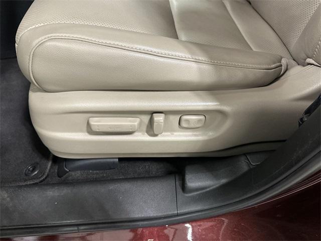 used 2022 Honda Pilot car, priced at $33,000