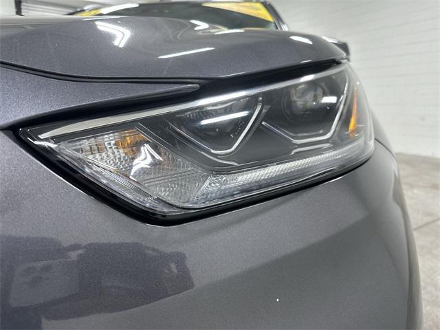 used 2021 Toyota Highlander car, priced at $38,897