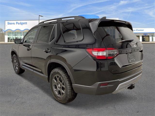 new 2025 Honda Pilot car, priced at $47,947