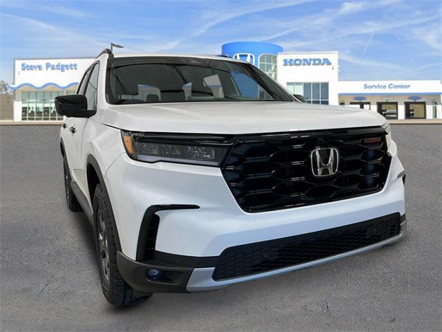 new 2025 Honda Pilot car, priced at $48,329