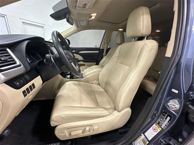used 2019 Toyota Highlander car, priced at $26,847