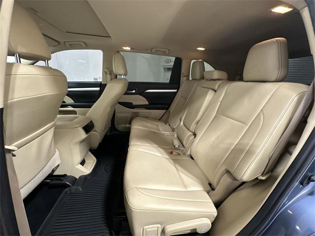 used 2019 Toyota Highlander car, priced at $26,847