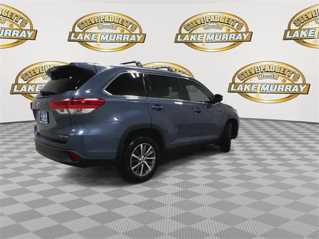 used 2019 Toyota Highlander car, priced at $26,847