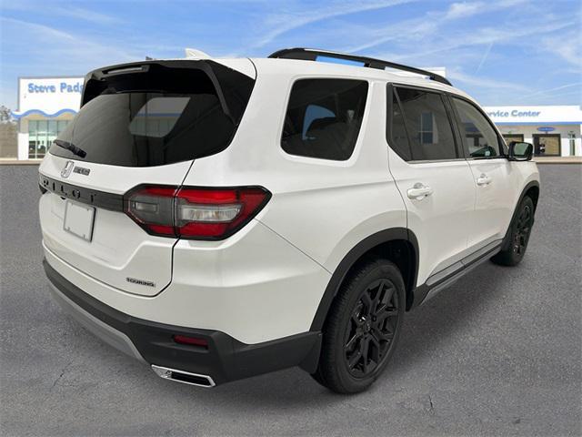 new 2025 Honda Pilot car, priced at $49,506