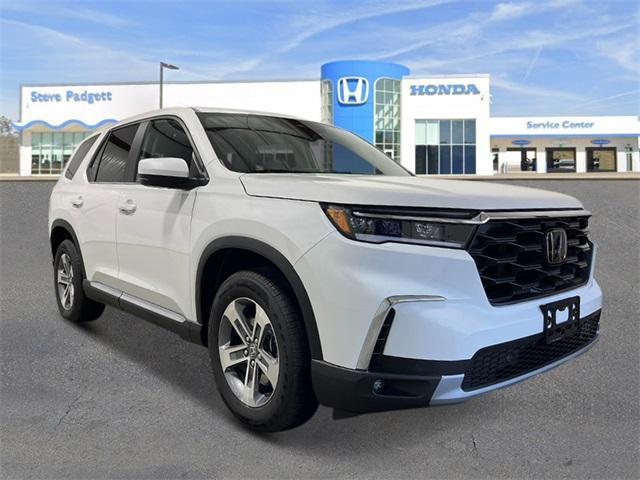 new 2025 Honda Pilot car, priced at $44,810